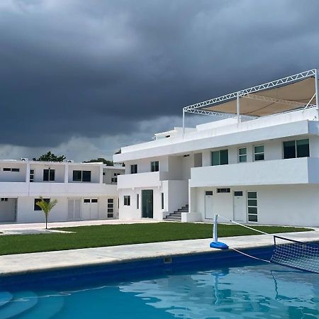 Guest House Stone Wall Residences Cancún Exteriör bild