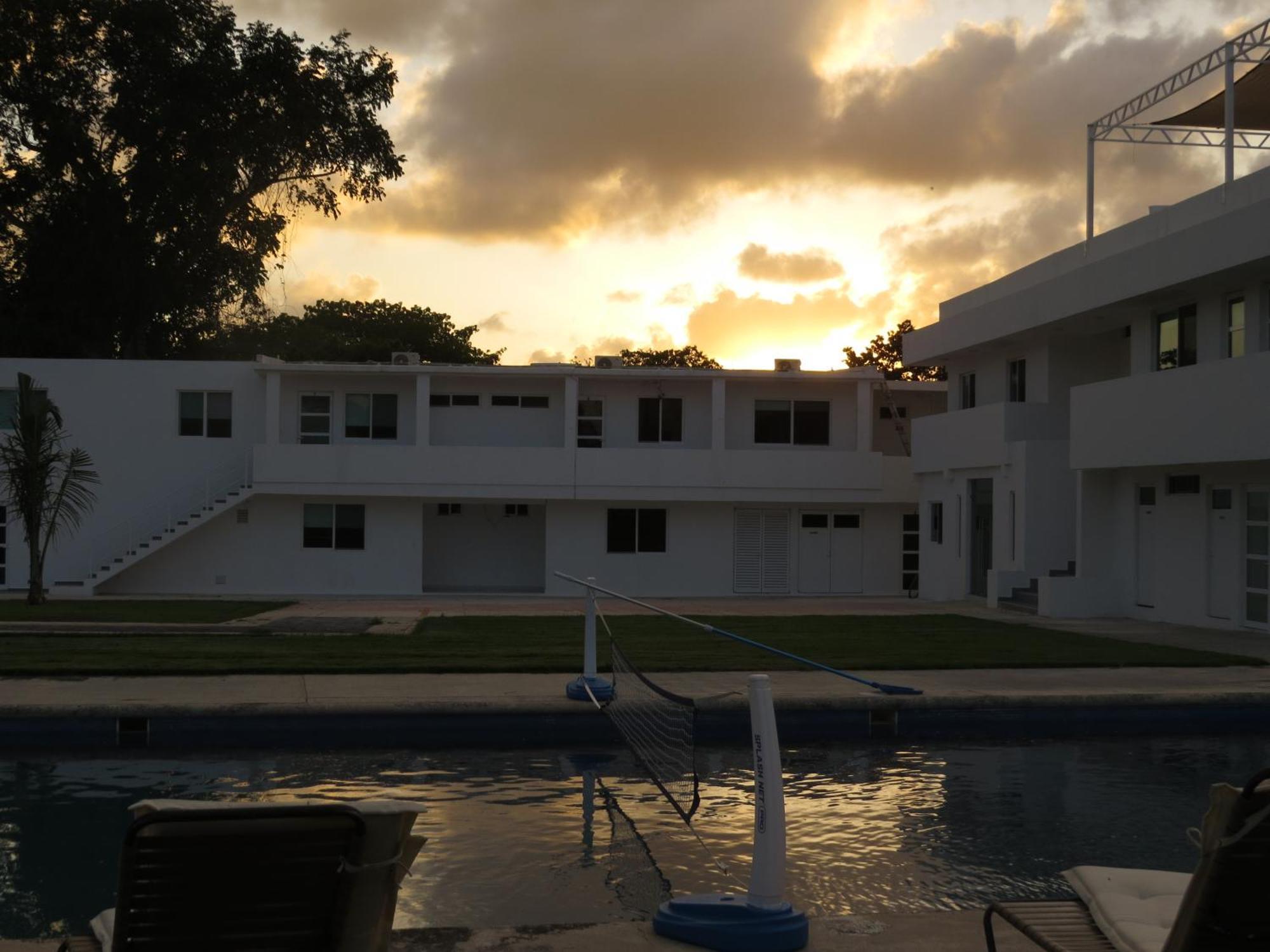 Guest House Stone Wall Residences Cancún Exteriör bild